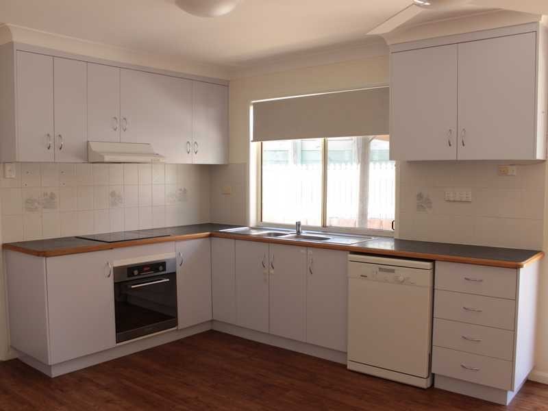 2 EUGENIA STREET, Boyne Island QLD 4680