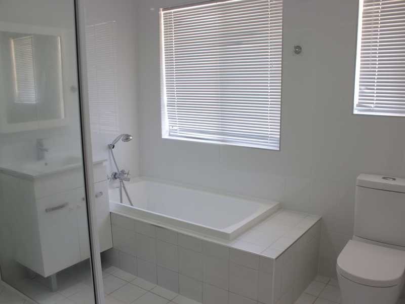 2 EUGENIA STREET, Boyne Island QLD 4680