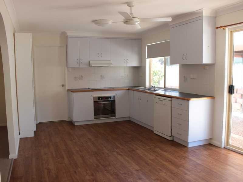 2 EUGENIA STREET, Boyne Island QLD 4680