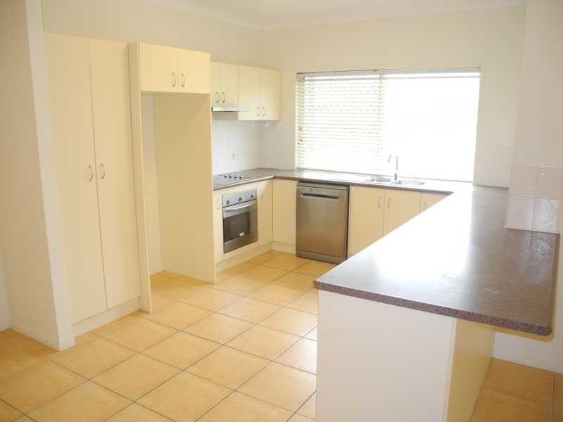 1 Viewpoint Way, New Auckland QLD 4680