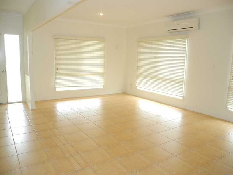 1 Viewpoint Way, New Auckland QLD 4680