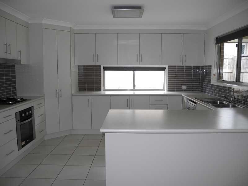 43 BAUHINIA STREET, Boyne Island QLD 4680