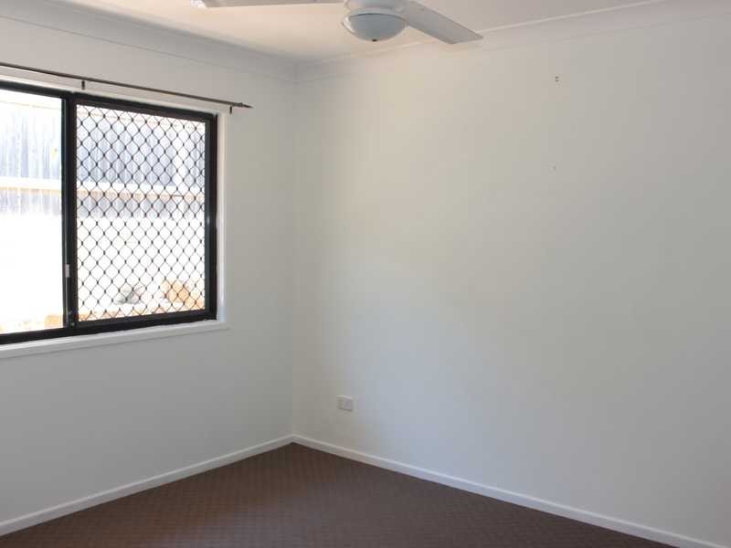 33 WYNDHAM AVENUE, Boyne Island QLD 4680