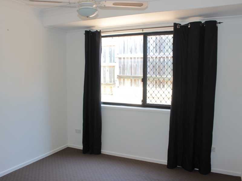 33 WYNDHAM AVENUE, Boyne Island QLD 4680