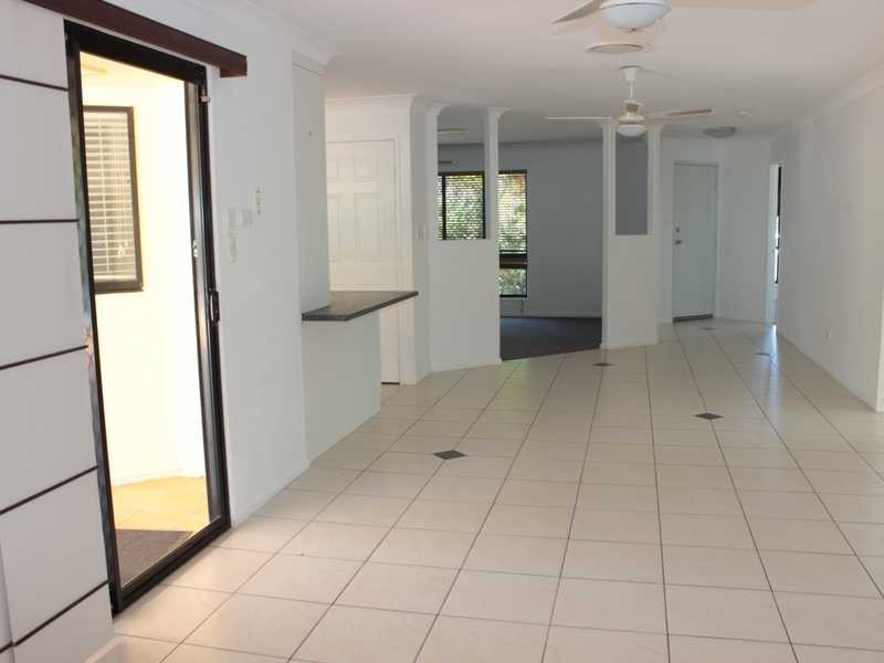 33 WYNDHAM AVENUE, Boyne Island QLD 4680