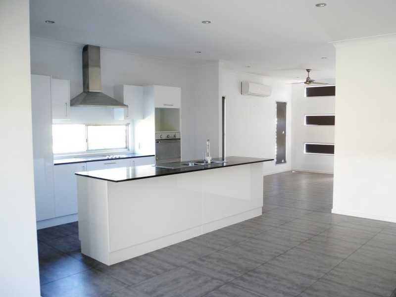 25 LIGHTHOUSE DRIVE, Boyne Island QLD 4680