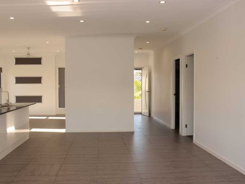 25 LIGHTHOUSE DRIVE, Boyne Island QLD 4680