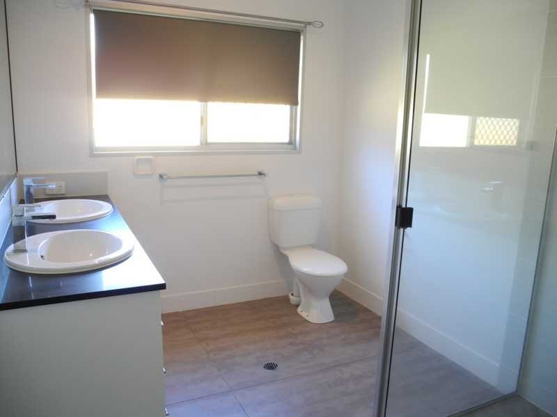 25 LIGHTHOUSE DRIVE, Boyne Island QLD 4680