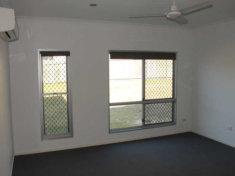 25 LIGHTHOUSE DRIVE, Boyne Island QLD 4680