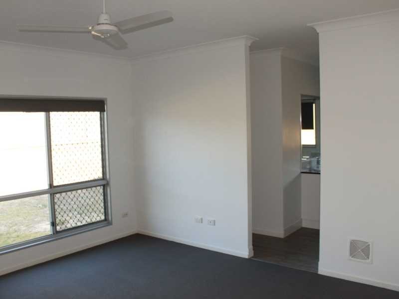 25 LIGHTHOUSE DRIVE, Boyne Island QLD 4680