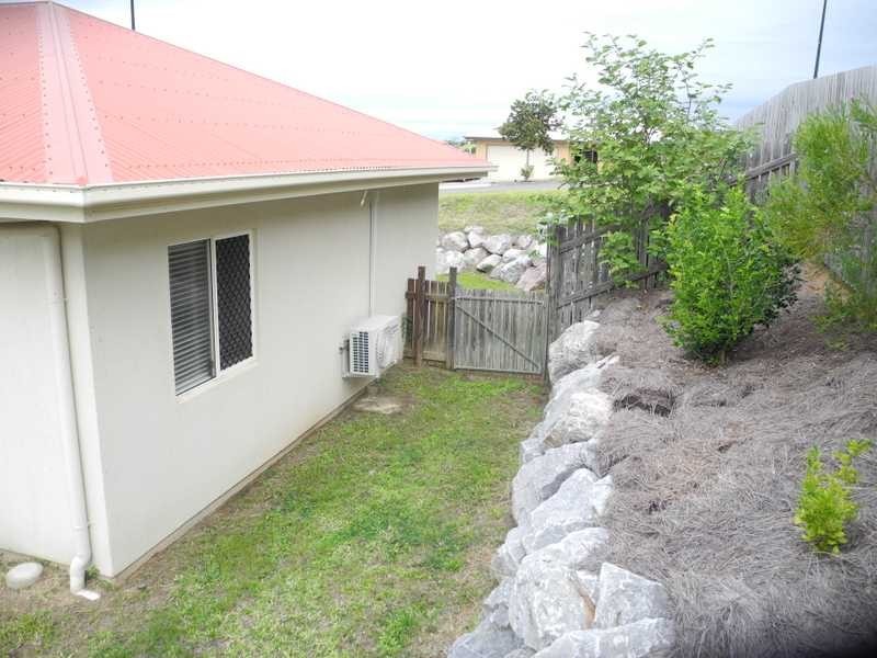 1 Viewpoint Way, New Auckland QLD 4680