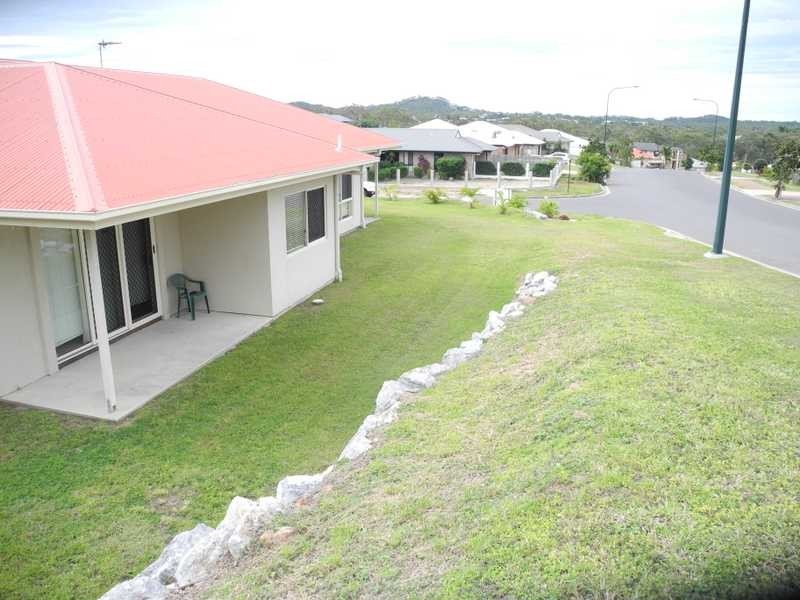 1 Viewpoint Way, New Auckland QLD 4680