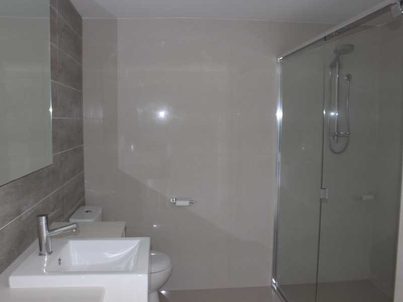 10 WYNDHAM AVENUE, Boyne Island QLD 4680