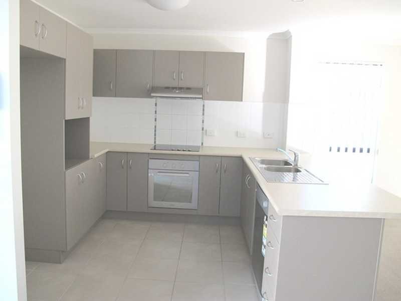 4/10 ARTHUR STREET, Boyne Island QLD 4680