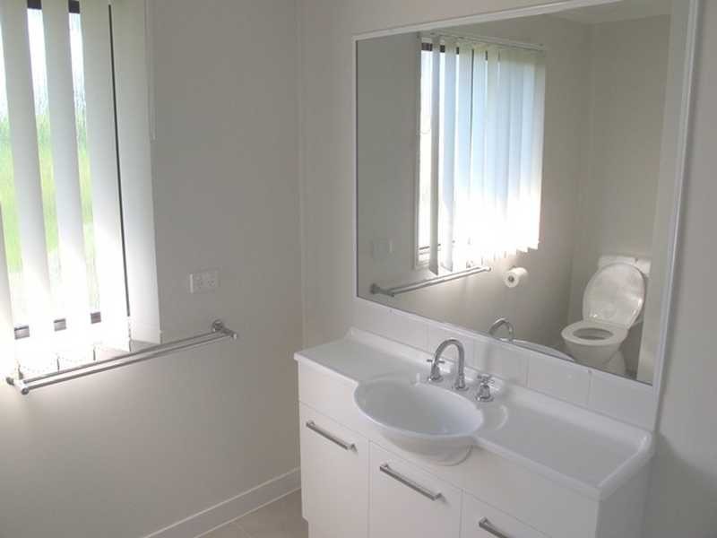 4/10 ARTHUR STREET, Boyne Island QLD 4680