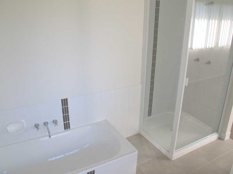 4/10 ARTHUR STREET, Boyne Island QLD 4680