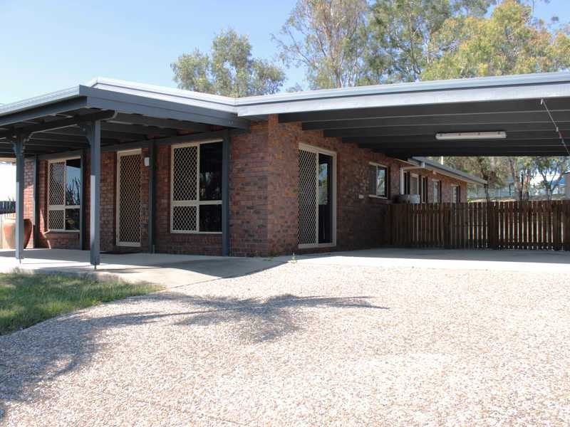 35 LATROBE STREET, Tannum Sands QLD 4680