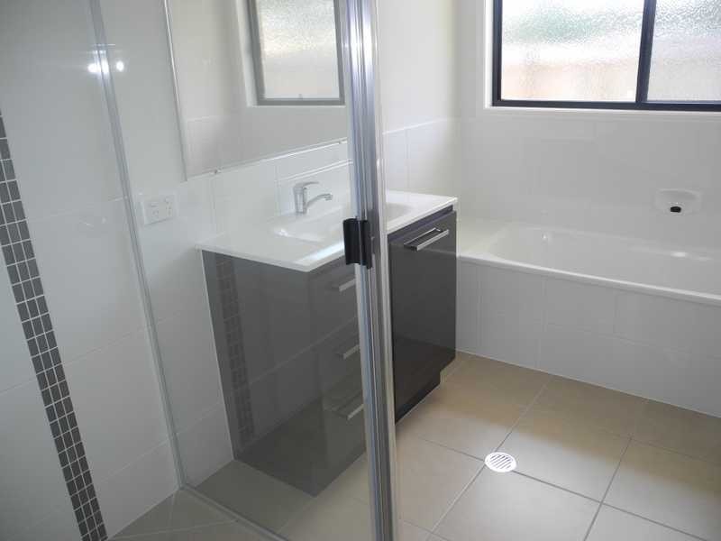 19 JEANA CLOSE, Boyne Island QLD 4680