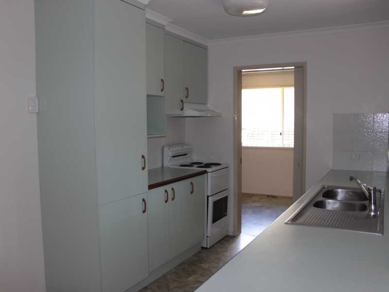 16 CURTIS STREET, Boyne Island QLD 4680