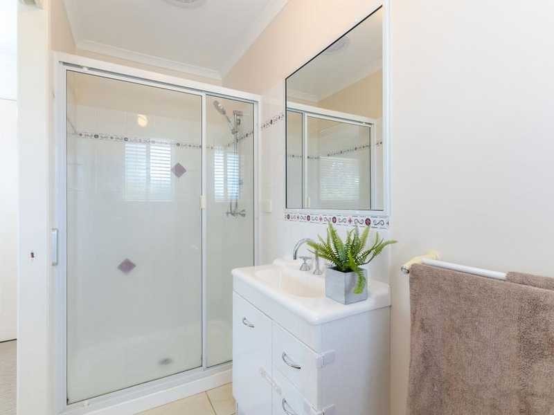 6 PRYDE STREET, Tannum Sands QLD 4680