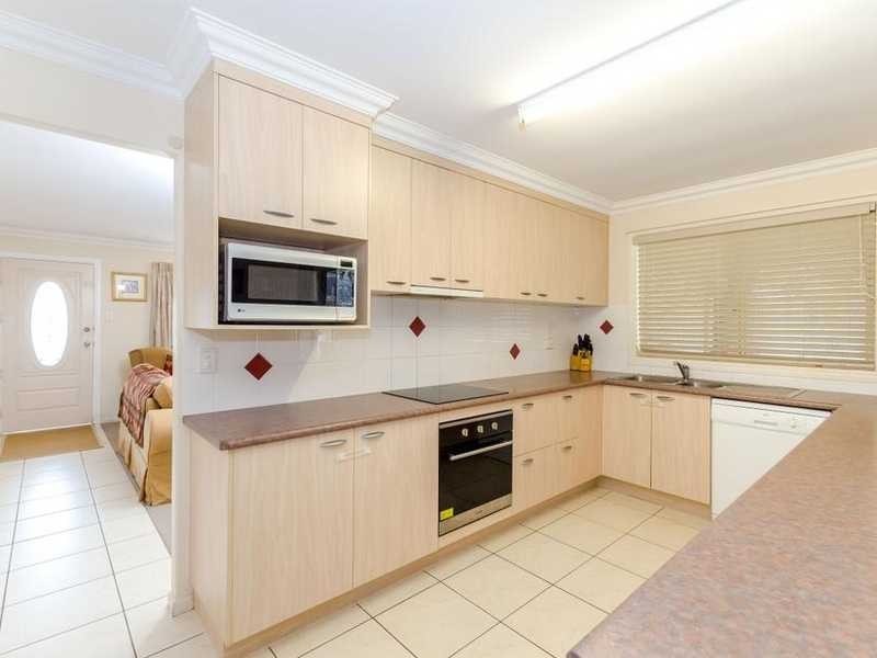 6 PRYDE STREET, Tannum Sands QLD 4680