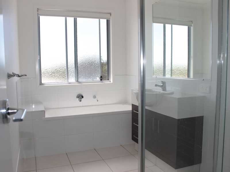 2/11 WABBY STREET, Boyne Island QLD 4680