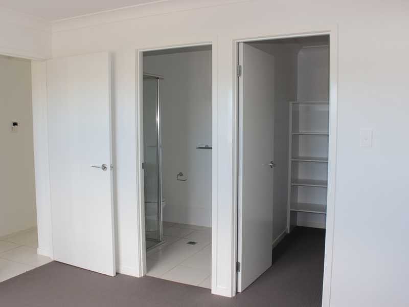 2/11 WABBY STREET, Boyne Island QLD 4680