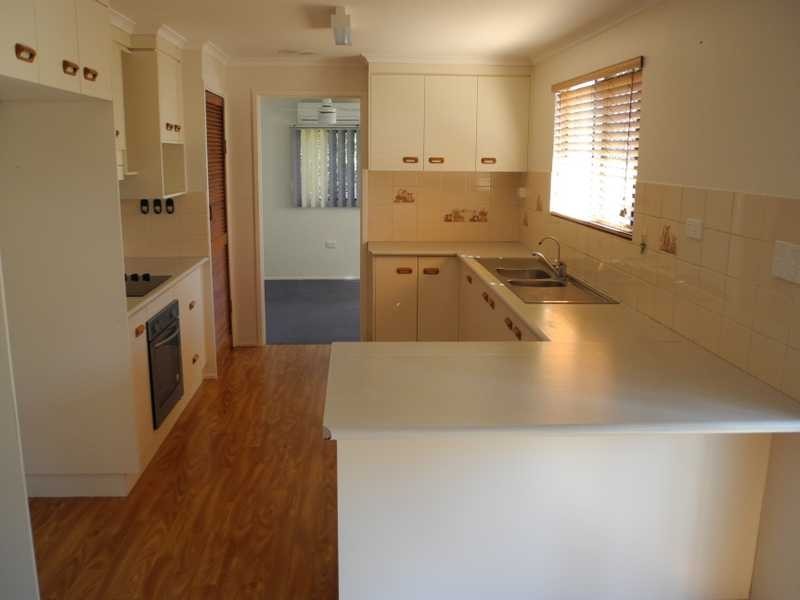 6 KENT STREET, Bororen QLD 4678