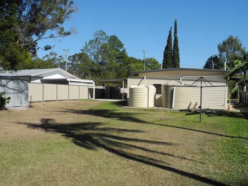 6 KENT STREET, Bororen QLD 4678