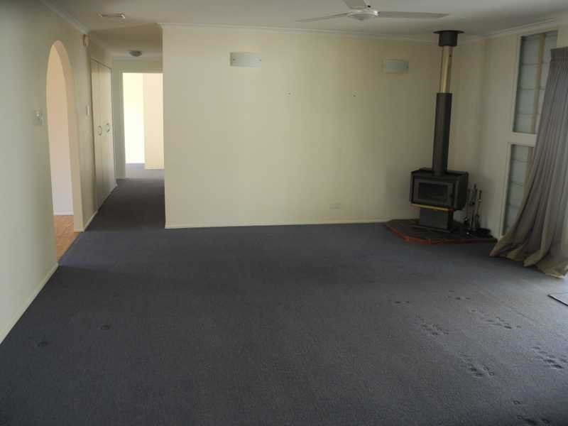 6 KENT STREET, Bororen QLD 4678
