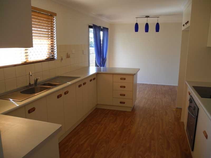 6 KENT STREET, Bororen QLD 4678
