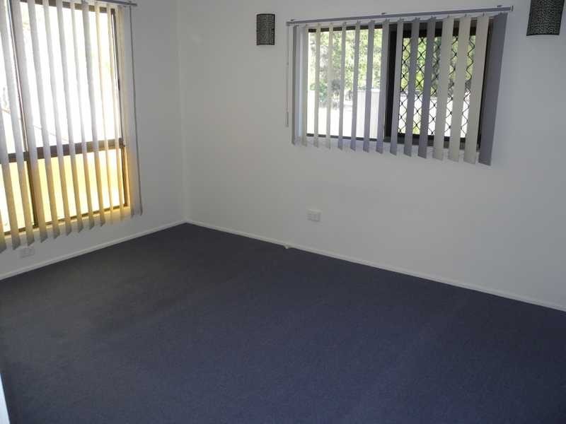 6 KENT STREET, Bororen QLD 4678