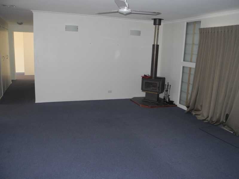 6 KENT STREET, Bororen QLD 4678