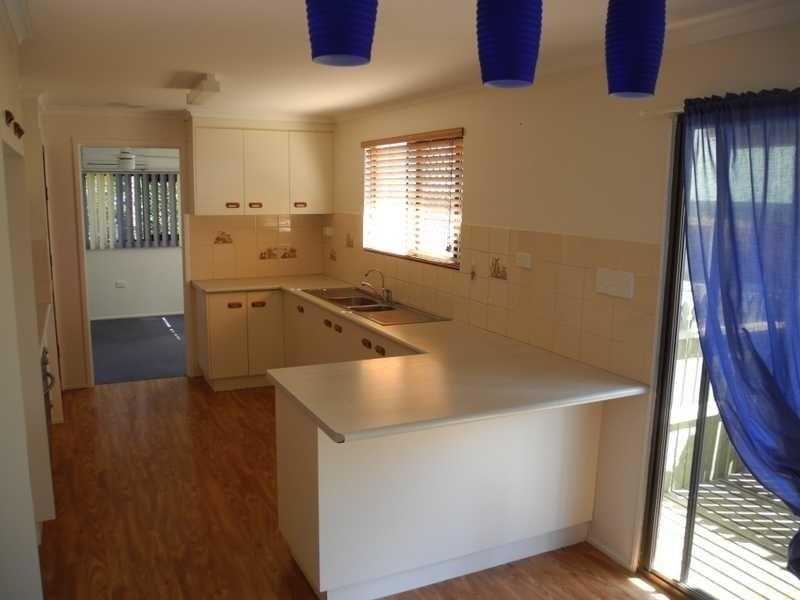 6 KENT STREET, Bororen QLD 4678