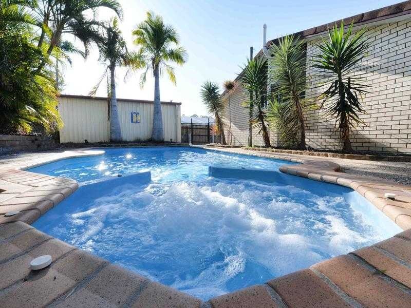 1/15 CARINYA DRIVE, Clinton QLD 4680