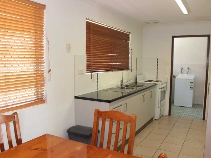 1/15 CARINYA DRIVE, Clinton QLD 4680