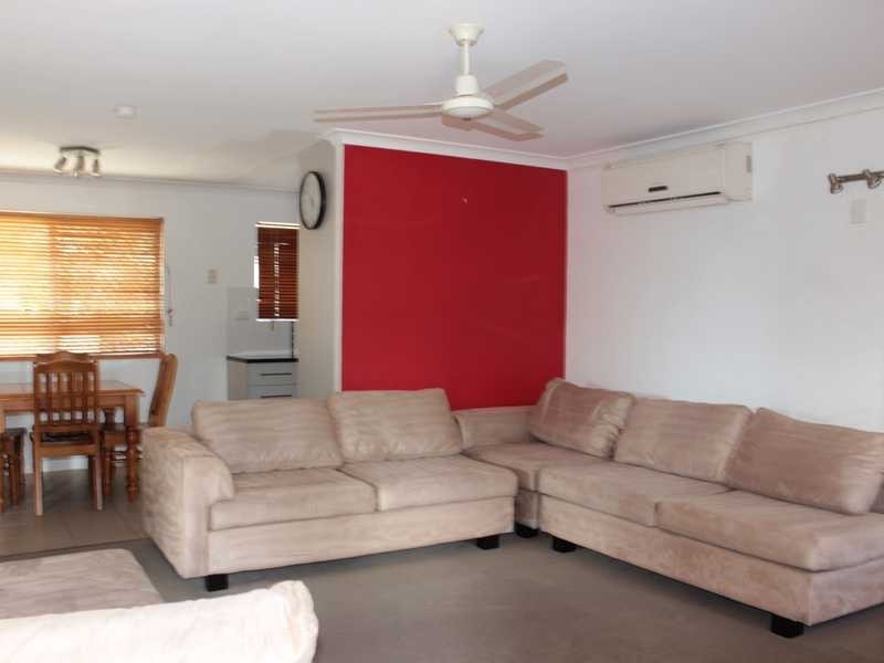 1/15 CARINYA DRIVE, Clinton QLD 4680