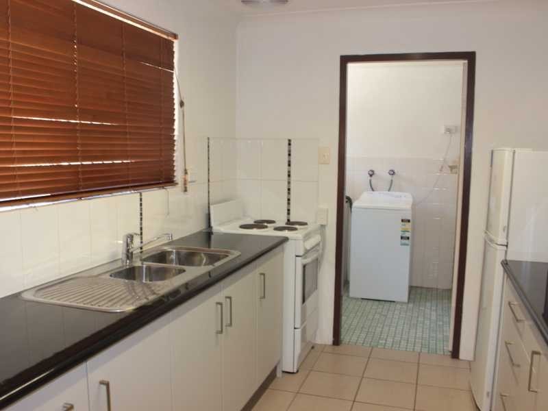 1/15 CARINYA DRIVE, Clinton QLD 4680