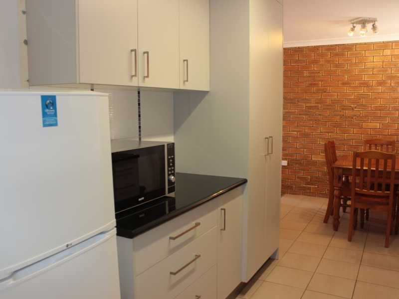 1/15 CARINYA DRIVE, Clinton QLD 4680