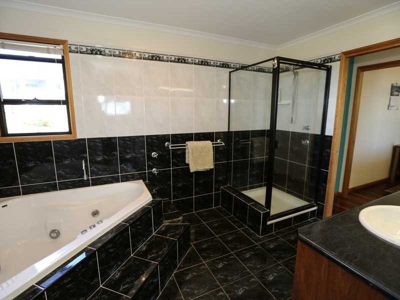 5 CREEK ROAD, Tannum Sands QLD 4680