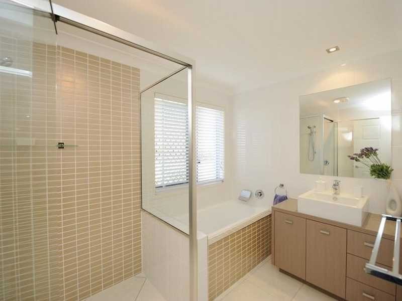 9 JUMBUCK COURT, Glen Eden QLD 4680