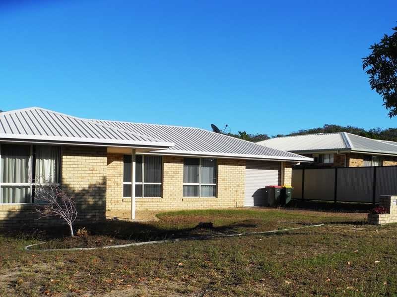 17 CURTIS AVENUE, Boyne Island QLD 4680