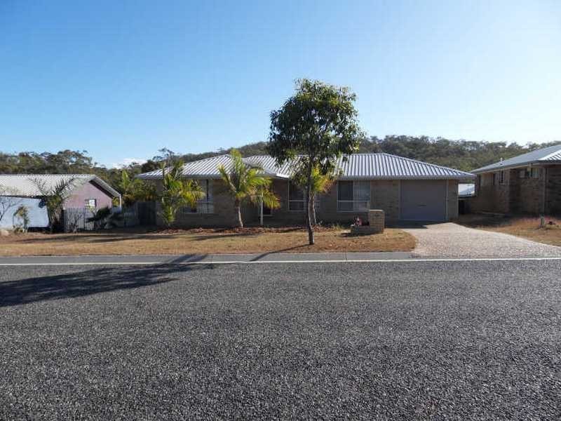 17 CURTIS AVENUE, Boyne Island QLD 4680