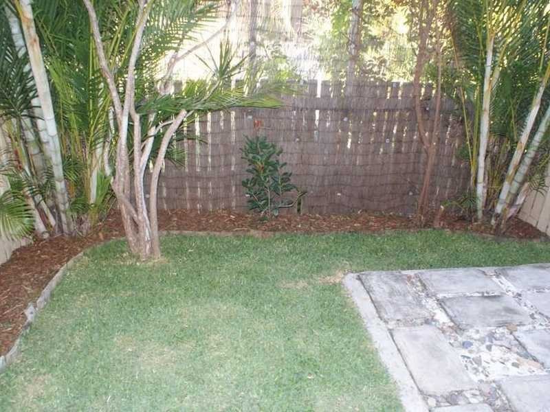 2/6 HAMPTON DRIVE, Tannum Sands QLD 4680