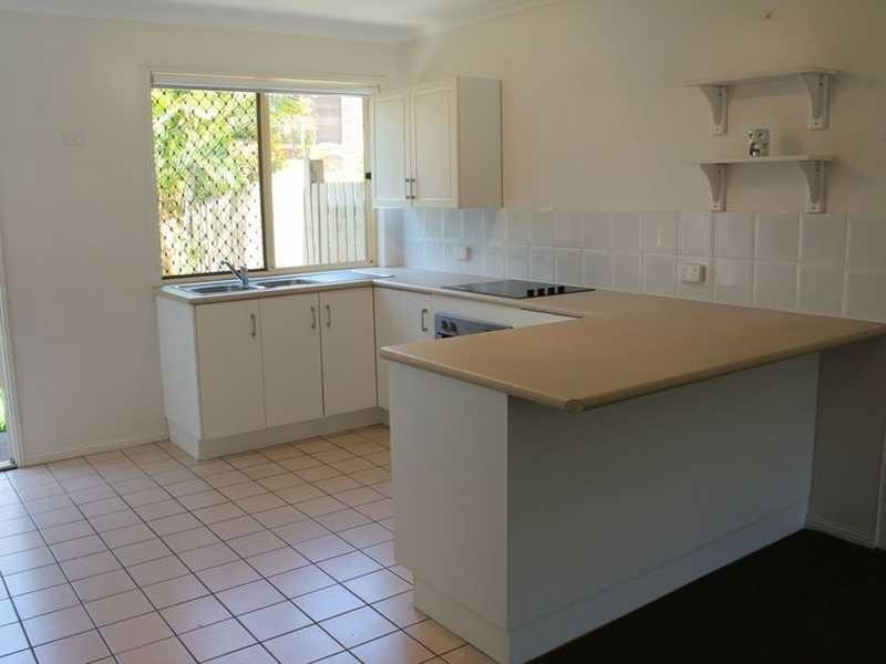 2/6 HAMPTON DRIVE, Tannum Sands QLD 4680