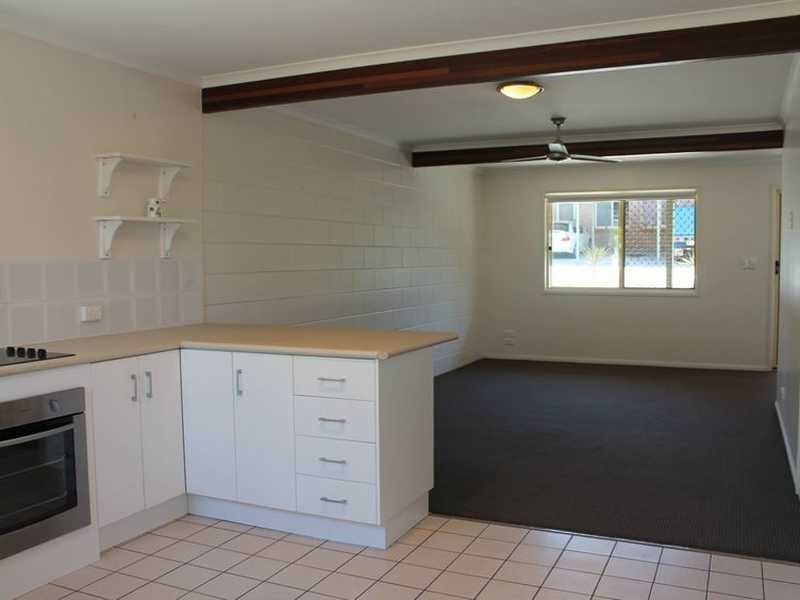 2/6 HAMPTON DRIVE, Tannum Sands QLD 4680