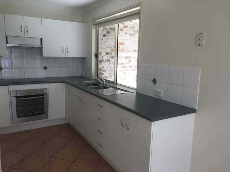 2/6 Parkside Street, Tannum Sands QLD 4680