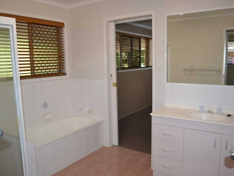 46 Lomandra Street, Boyne Island QLD 4680