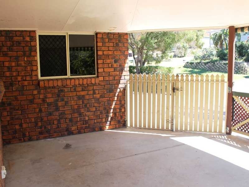 1/12 Chapple court, Boyne Island QLD 4680