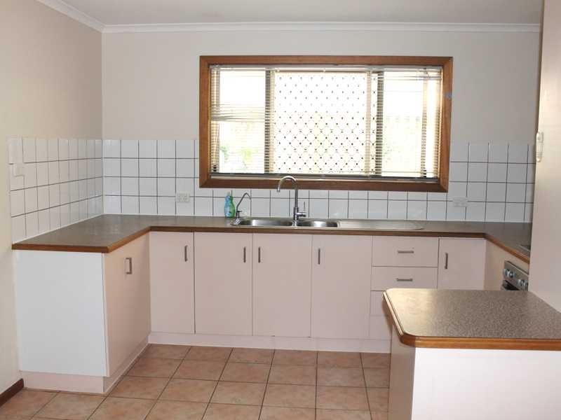 1/12 Chapple court, Boyne Island QLD 4680